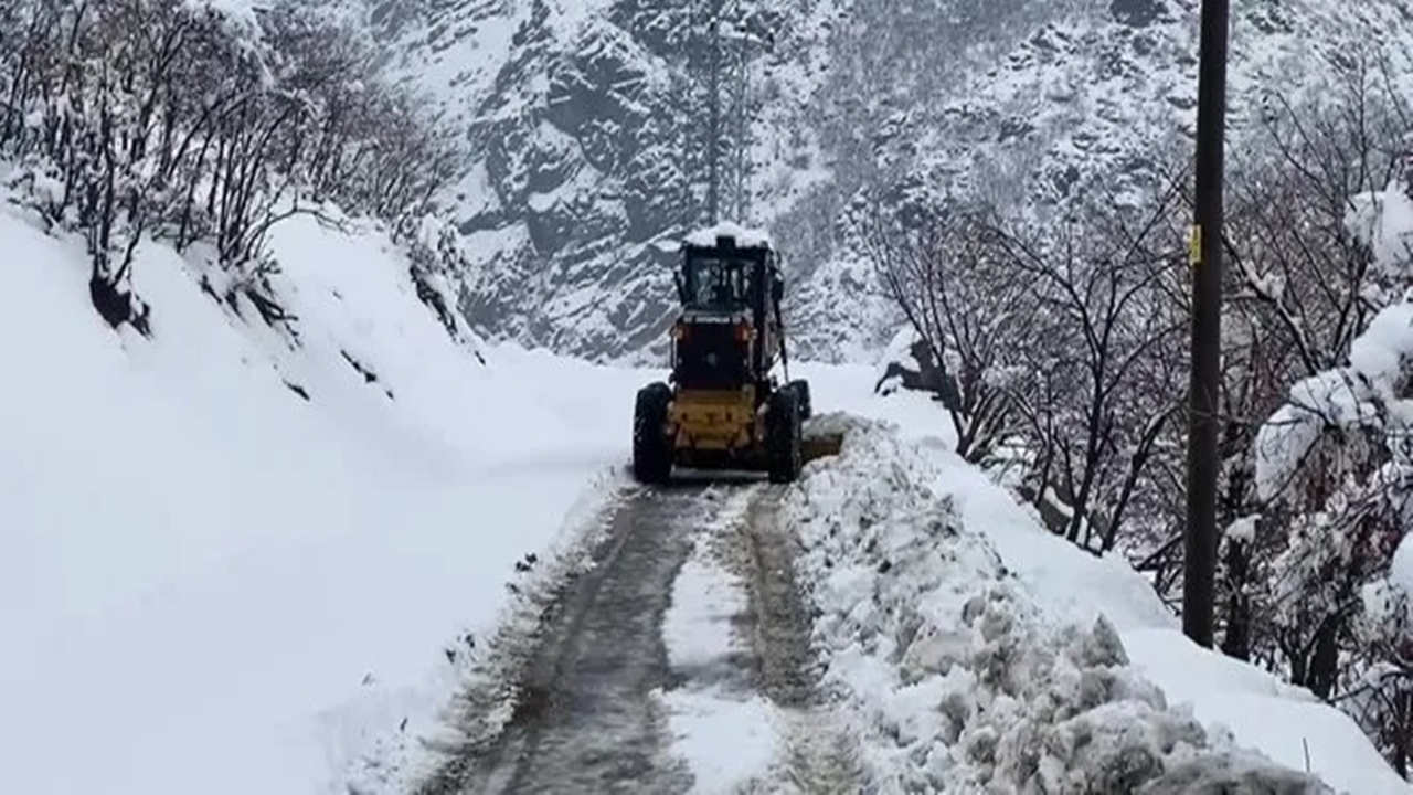 Kar Nedeniyle 11 Yerleşim Yerine Ulaşım Sağlanamıyor