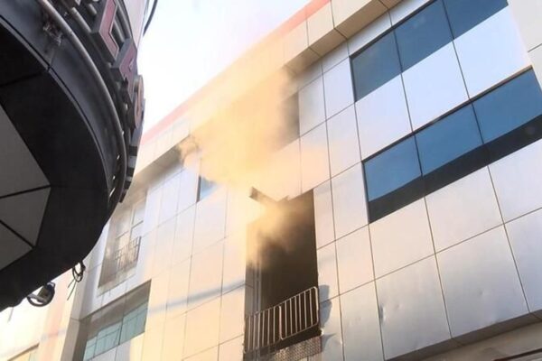 Bayrampaşa’da Ham Madde Deposunda Çıkan Yangın Söndürüldü
