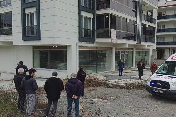 Tekirdağ’da Üçüncü Kattan Düşen Çocuk Öldü