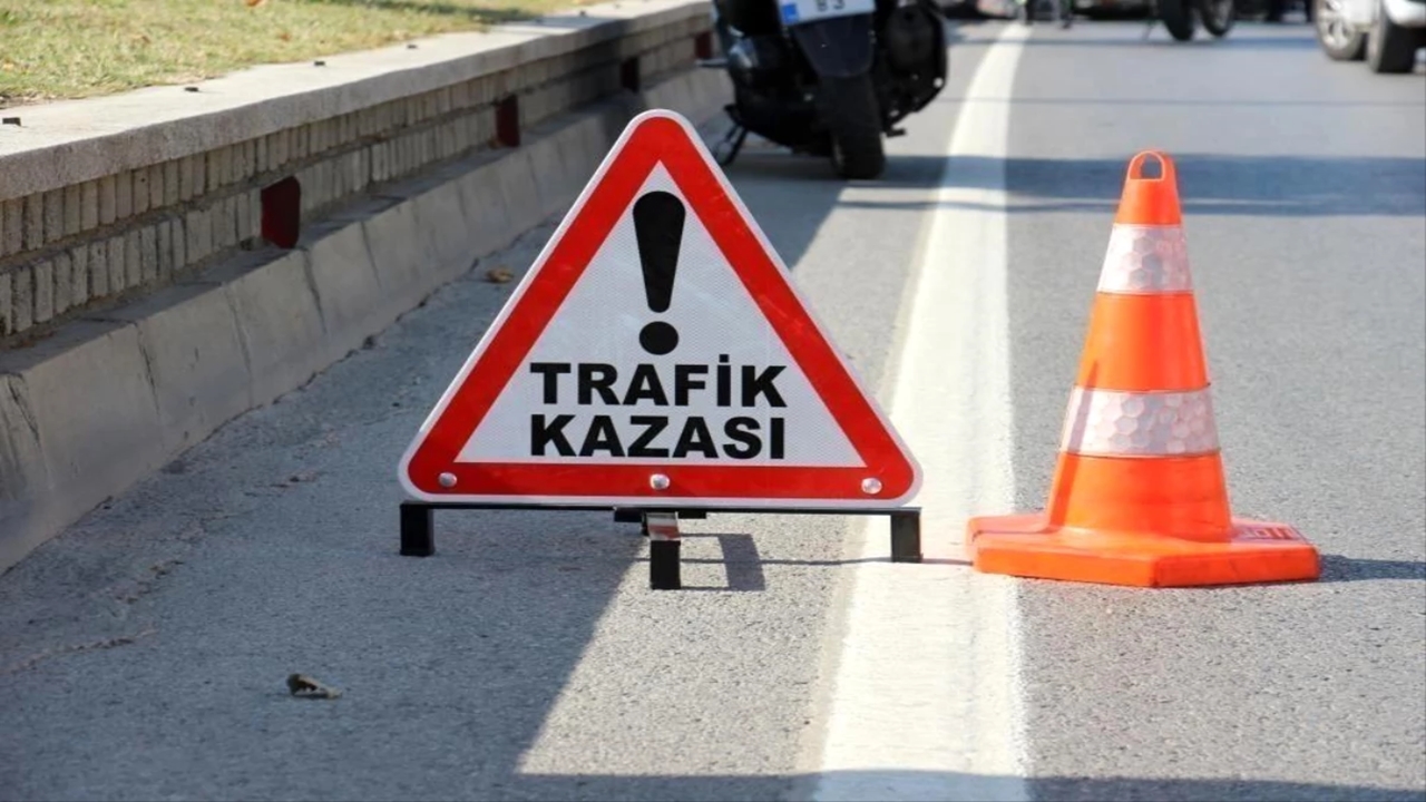 Kağıthane’de 3 Aracın Karıştığı Trafik Kazasında 1 Kişi Yaralandı
