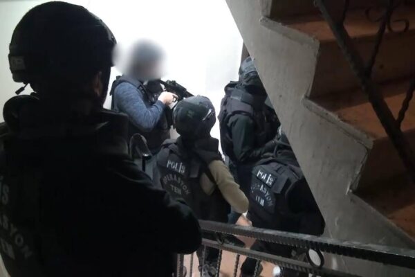 PKK’nın Gençlik Yapılanmasına Düzenlenen Operasyonda 2 Zanlı Tutuklandı