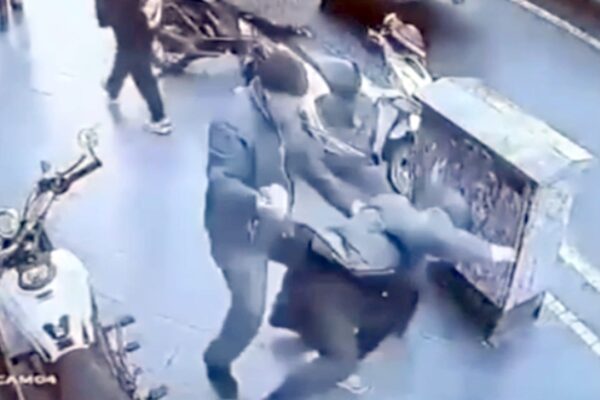 Yolda Yürüyen Kişinin Kafasına Taşla Vuran Şüpheli Tutuklandı