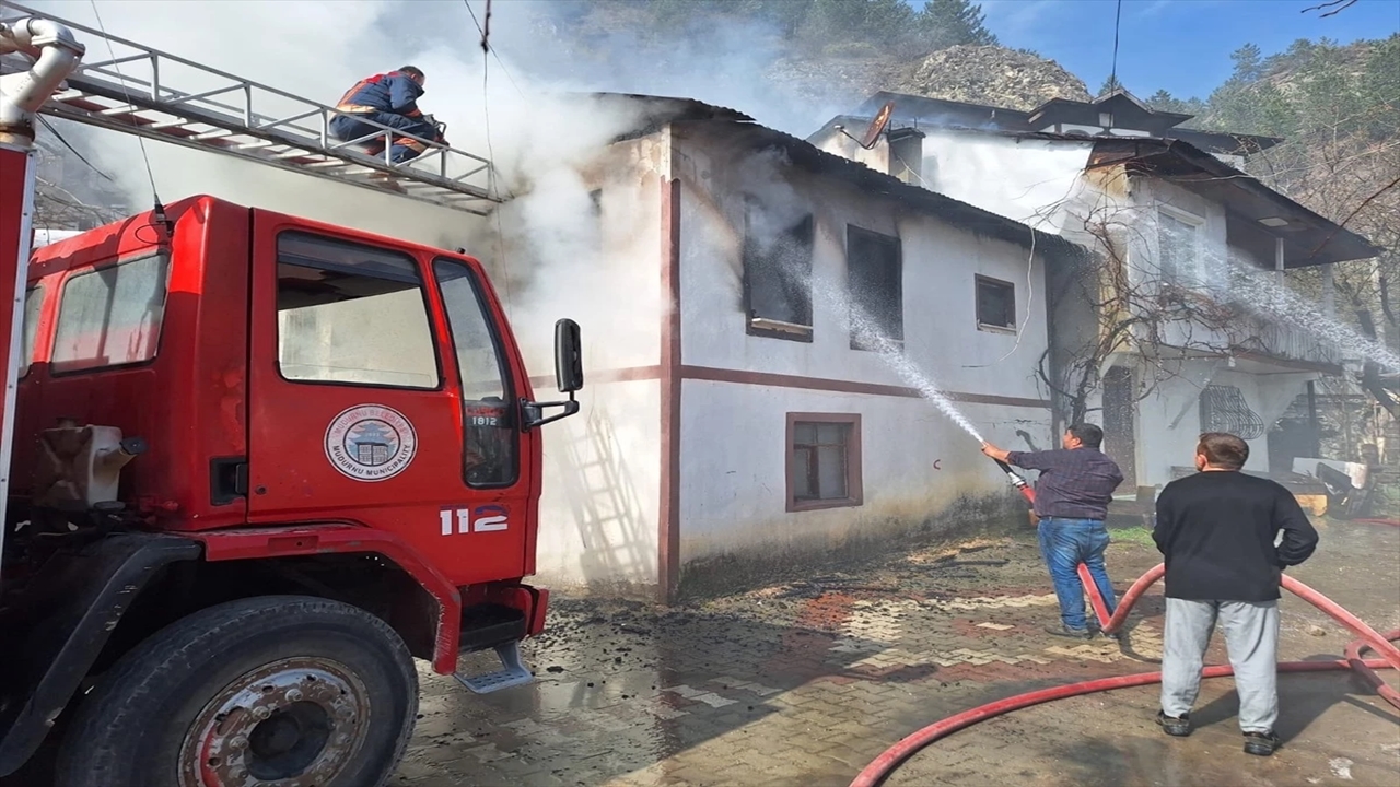 Mudurnu’da Evde Çıkan Yangın Söndürüldü