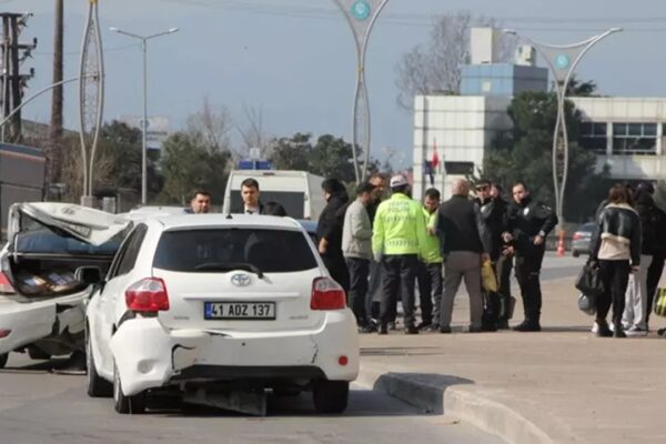 7 Aracın Karıştığı Zincirleme Trafik Kazasında 5 Kişi Yaralandı