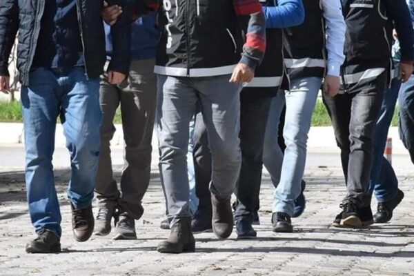 Balıkesir’de Sokak Satıcılarına Yönelik Uyuşturucu Operasyonunda 19 Kişi Gözaltına Alındı
