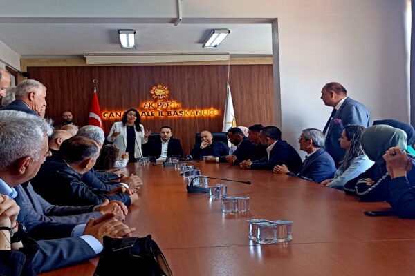 AK Parti Çanakkale Merkez İlçe Başkanlığı Bayramlaşma Programı Düzenledi