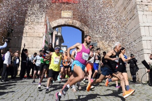 16. Uluslararası Tarihi Kent Koşusu Bursa’da Yapıldı