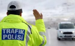 Zeytinburnu’nda Trafiği Tehlikeye Düşüren 2 Sürücüye Para Cezası Verildi