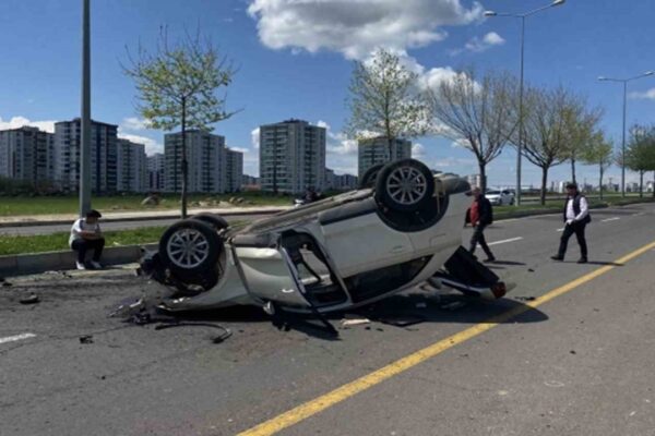 2 Otomobilin Çarpıştığı Kazada 6 Kişi Yaralandı