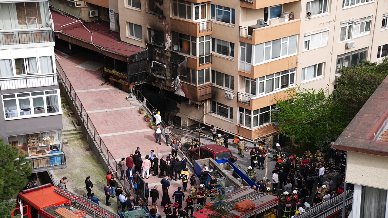 beşiktaşta eğlence merkezinde çıkan yangında 12 kişi hayatını kaybetti
