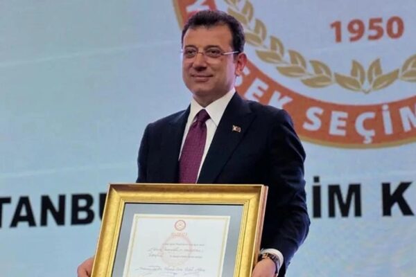 İBB Başkanı Ekrem İmamoğlu Mazbatasını Aldı