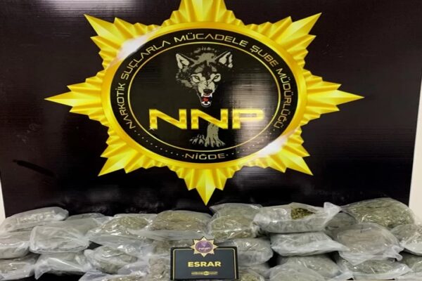 Bir Tırda 18 Kilo 240 Gram Esrar Ele Geçirildi