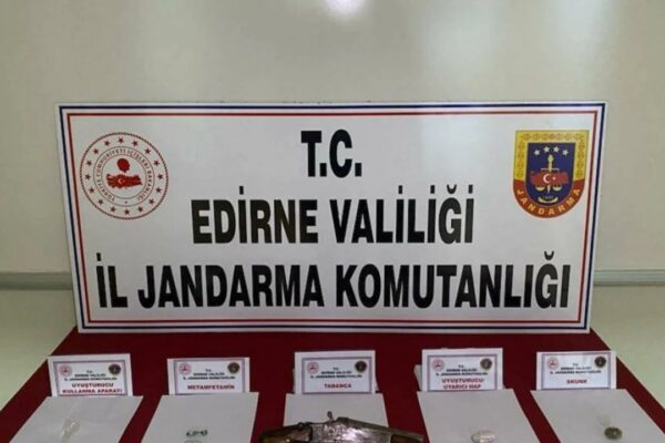 Edirne’de Uyuşturucuyla Yakalanan 2 Şüpheli Gözaltına Alındı