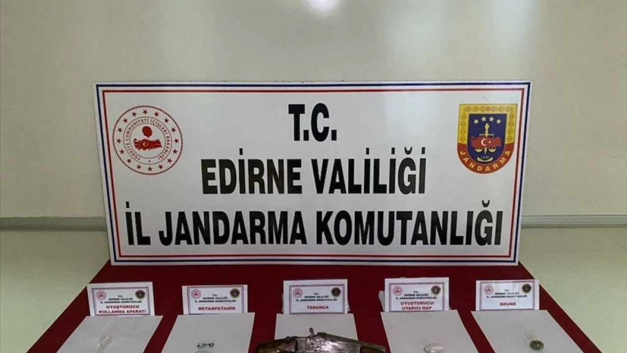 Edirne’de Uyuşturucuyla Yakalanan 2 Şüpheli Gözaltına Alındı