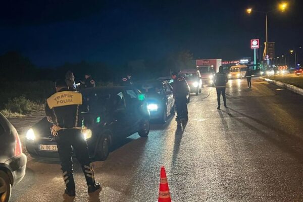 Edremit’te “Huzur ve Güven” Uygulamasında Aranan 11 Şüpheli Yakalandı