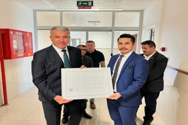 Karabiga Belediye Başkanı Ahmet Elbi Mazbatasını Aldı