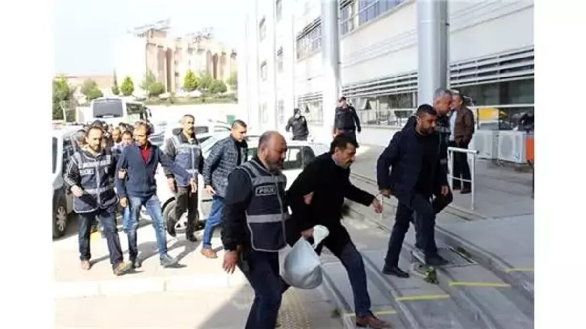 Suç Örgütü Operasyonunda 10 Kişi Gözaltına Alındı