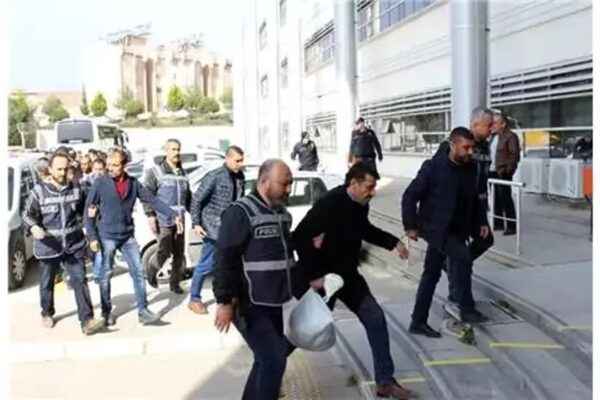 Suç Örgütü Operasyonunda 10 Kişi Gözaltına Alındı