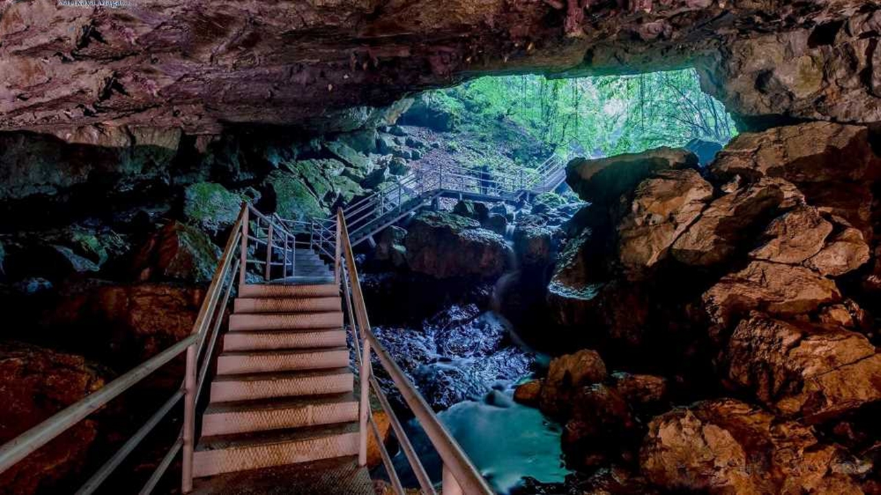 Yığılca’daki Sarıkaya Mağarası Bayram Tatilinde Ziyaretçileri Ağırladı