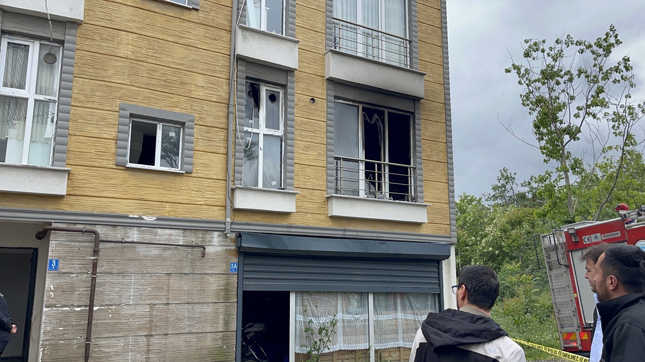 tekirdağda bir evde çıkan yangında 3 yaşındaki çocuk hayatını kaybetti