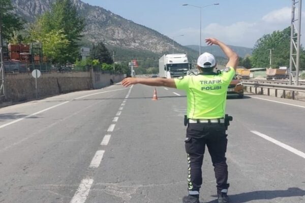 Bilecik’te Emniyet Ekipleri KGYS ve Dronla Trafik Denetimi Yaptı