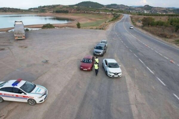 Bilecik’te Emniyet Ekipleri Dronla Trafik Denetimi Yaptı