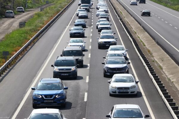 Tekirdağ-İstanbul Kara Yolunda Bayram Tatilinden Dönüş Yoğunluğu Yaşanıyor