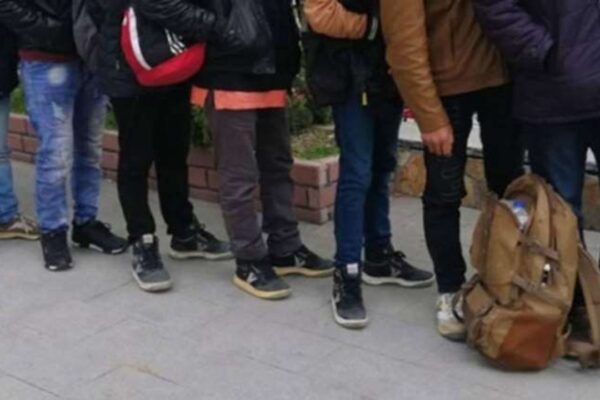 Kırklareli’nde Düzensiz Göçmen Operasyonu: 28 Kaçak Yakalandı