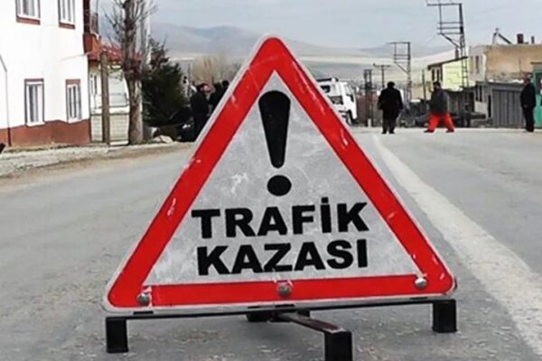 Otomobil ve Motosiklet Çarpıştı: 1 Yaralı