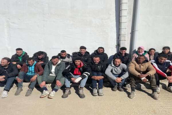 Edirne’de Düzensiz Göçmen Operasyonu: 17 Göçmen Yakalandı