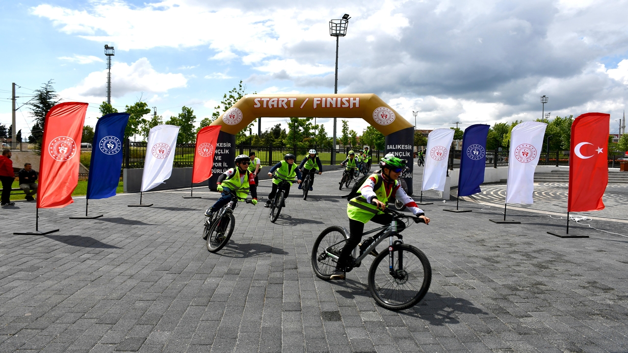 11. Yeşilay Bisiklet Turu Gerçekleştirildi