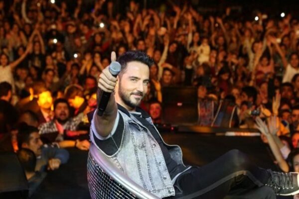 Gökhan Özen’in Harbiye Konseri Yoğun Katılımla Gerçekleşti