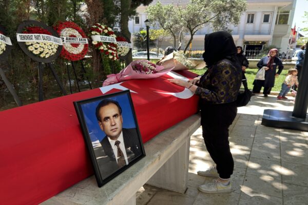 Dönem Balıkesir Milletvekili Hüseyin Balyalı Toprağa Verildi