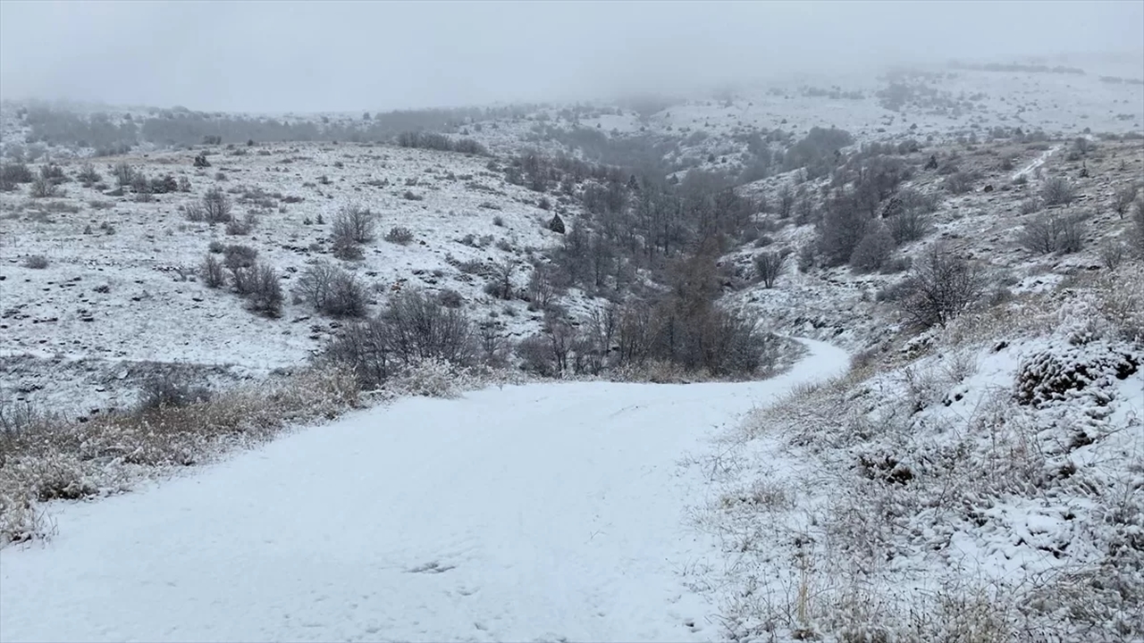 Sivas’ın Yüksek Kesimlerinde Kar Yağışı Etkili Oldu