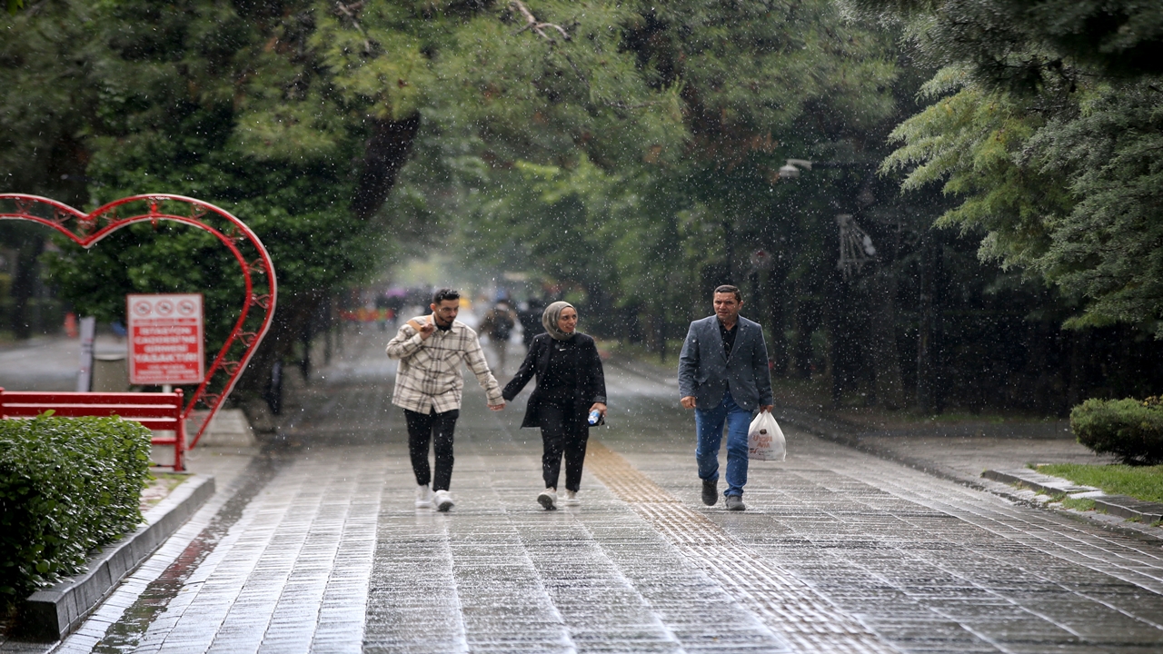 kırklarelinde sağanak etkili oldu
