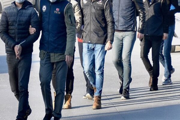 Kocaeli’de Göçmen Kaçakçılığı Operasyonu: 21 Kişi Tutuklandı