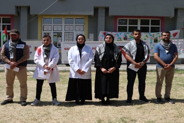 NKÜ Öğrencileri Gazze’deki Saldırıları Tiyatro ile Protesto Etti