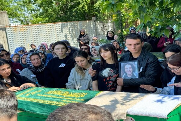 Motokurye Ata Emre Akman Bursa’da Son Yolculuğuna Uğurlandı
