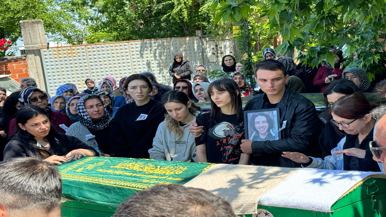 balıkesirde motokuryelik yaptığı esnada öldürülen üniversite öğrencisi bursada son yolculuğuna uğurlandı