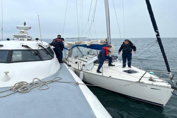 Yalova Açıklarındaki Teknenin Motoru Arızalandı