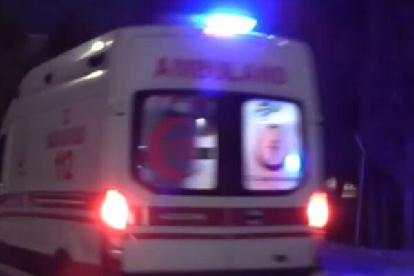 Tır Şarampole Devrildi, Sürücüsü Öldü