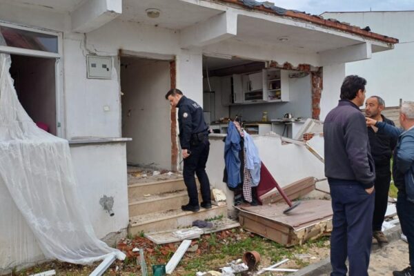 Evde Tüp Patladı: 1 Kişi Yaralandı