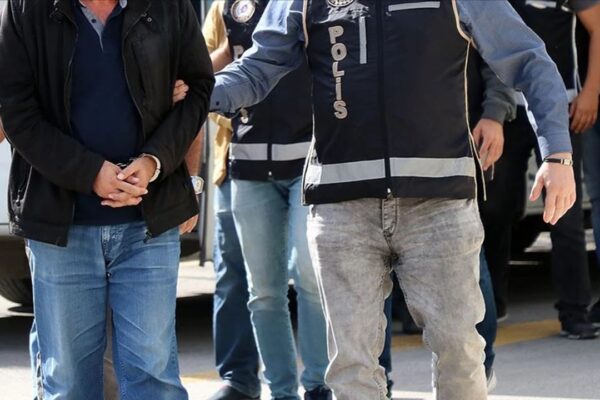 Polis Taklidi Yaparak Dolandırıcılık Yapan Üç Suçlu Yakalandı