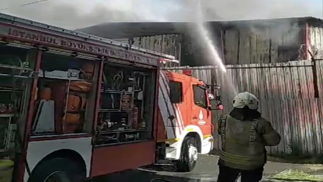 Başakşehir’de İnşaat Şantiyesinde Korkutan Yangın