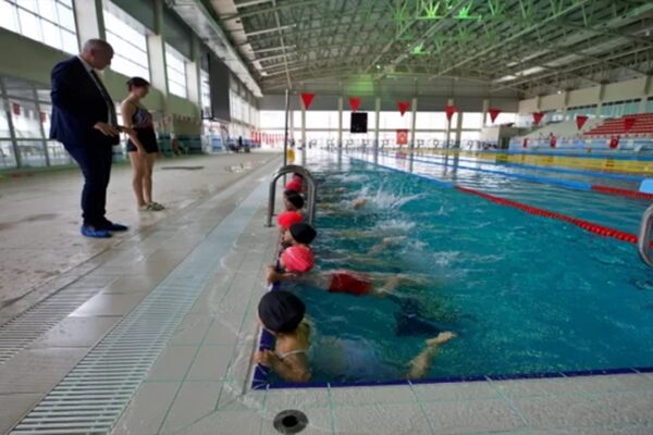 Osmaniye’de Çocukların Yüzme Eğitimi Olimpik Havuzlarda Gerçekleşiyor