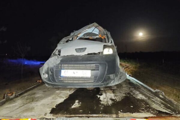 Konya’da Otomobil Devrildi
