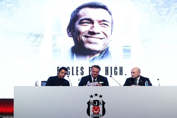 Giovanni van Bornckhorst İçin İmza Töreni