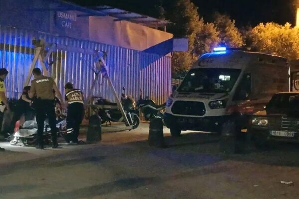 Erkek Arkadaşı Tarafından Bıçaklanan Kadın Hastaneye Kaldırıldı