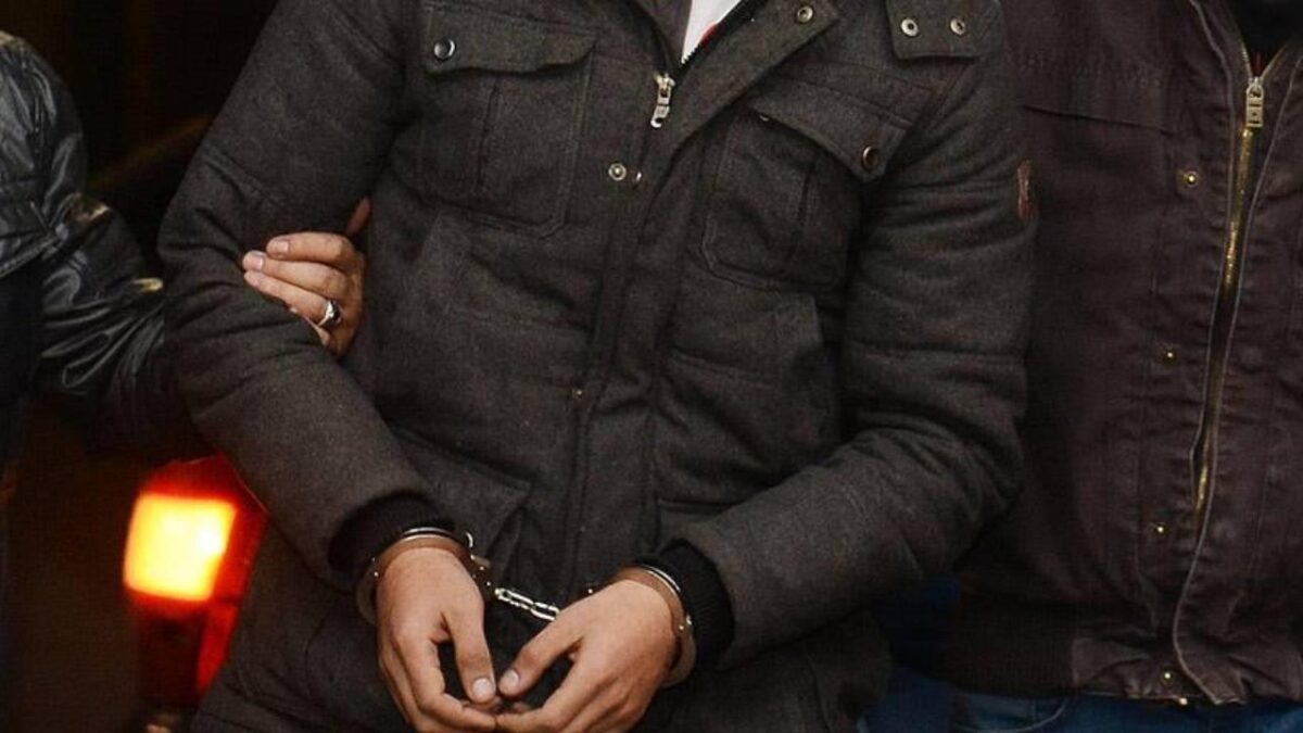 Mobilya Mağazasından Para Çalan Şüpheli Yakalandı