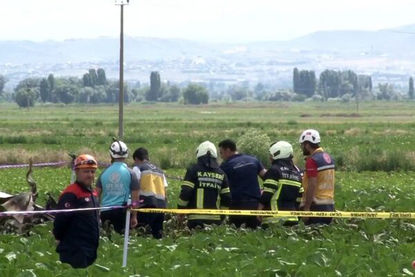 Eğitim Uçağı Kayseri’de Kaza Kırıma Uğradı